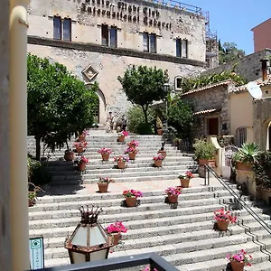 Duomo Di Couette-café Taormine